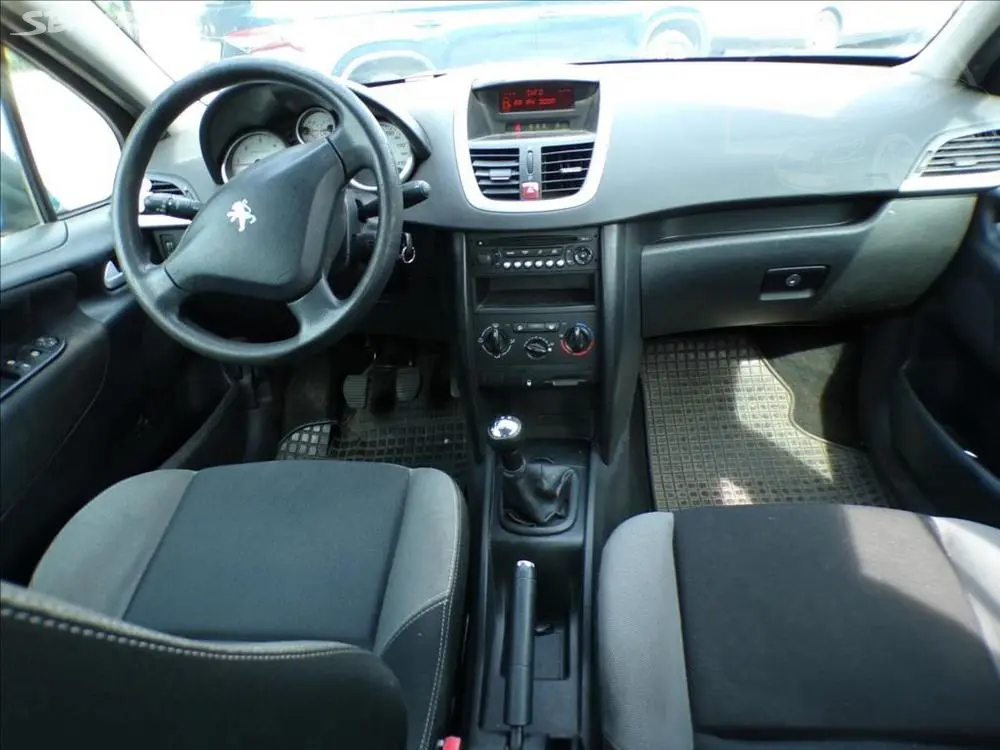 Peugeot 207 1,4 HDI - fotka 5