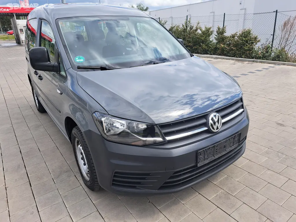 VW Caddy 2 0 Tdi 75KW R. 2016, pěkný. - fotka 5