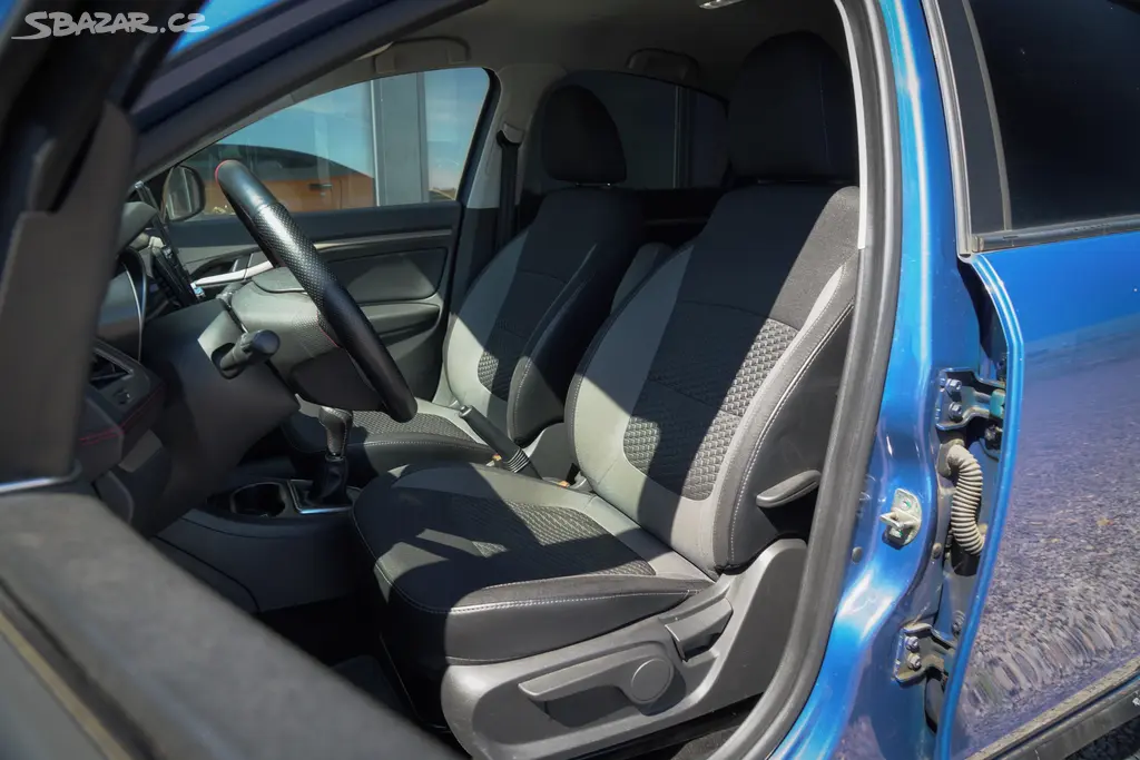 Lada Vesta, Luxe 1.6 16V / 78kW - fotka 3