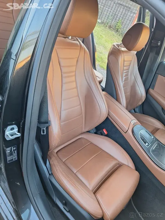 Mercedes-Benz Třídy E 2,0 D 300de AMG packet - fotka 3