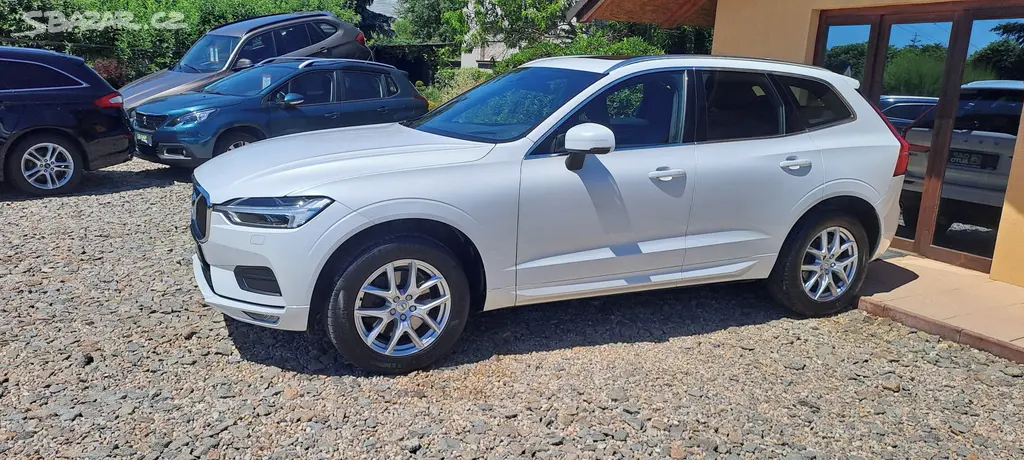 Volvo XC60 2.0 B5 173kW AWD FULL LED DPH - fotka 2