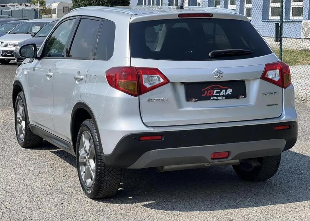 Suzuki Vitara 1.6DDiS 4x4 KLIMA KAMERA ALU - fotka 5