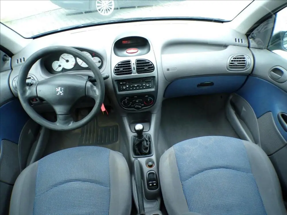 Peugeot 206 1,4 i - fotka 5