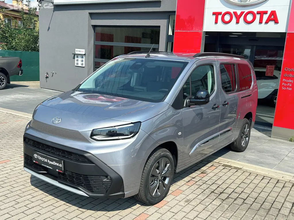 Toyota Proace City Verso, Long 1,2i 110PS Family 7Míst