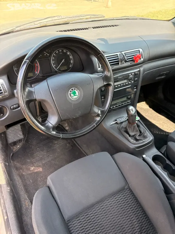 Škoda Superb - fotka 4