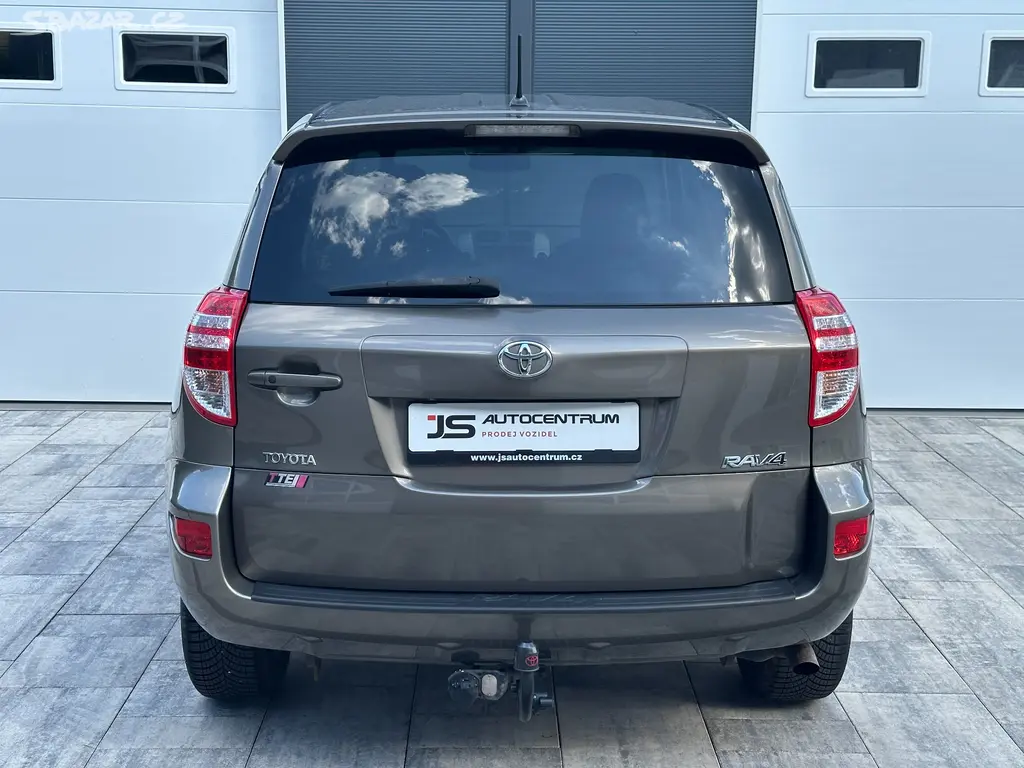 Toyota RAV4 2.0i 158PS Life A/T 4x4 - fotka 5