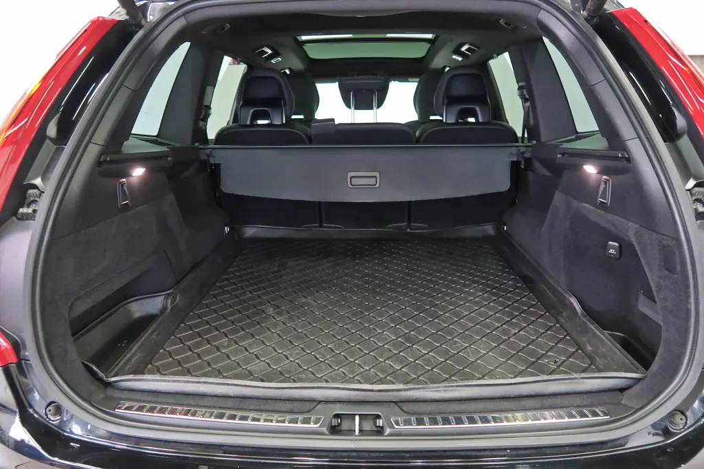 Volvo XC90, B5 AWD 183kW,R-DESIGN,ZÁRUKA - fotka 5