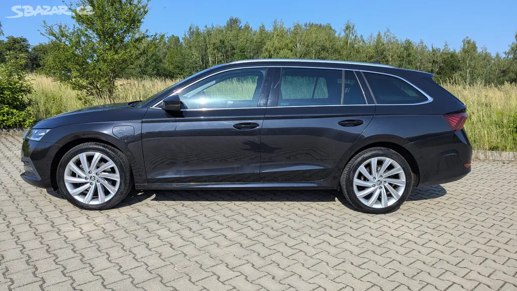 Škoda Octavia iV 1.4TSI 150kW DSG, Matrix, Kamera - fotka 2