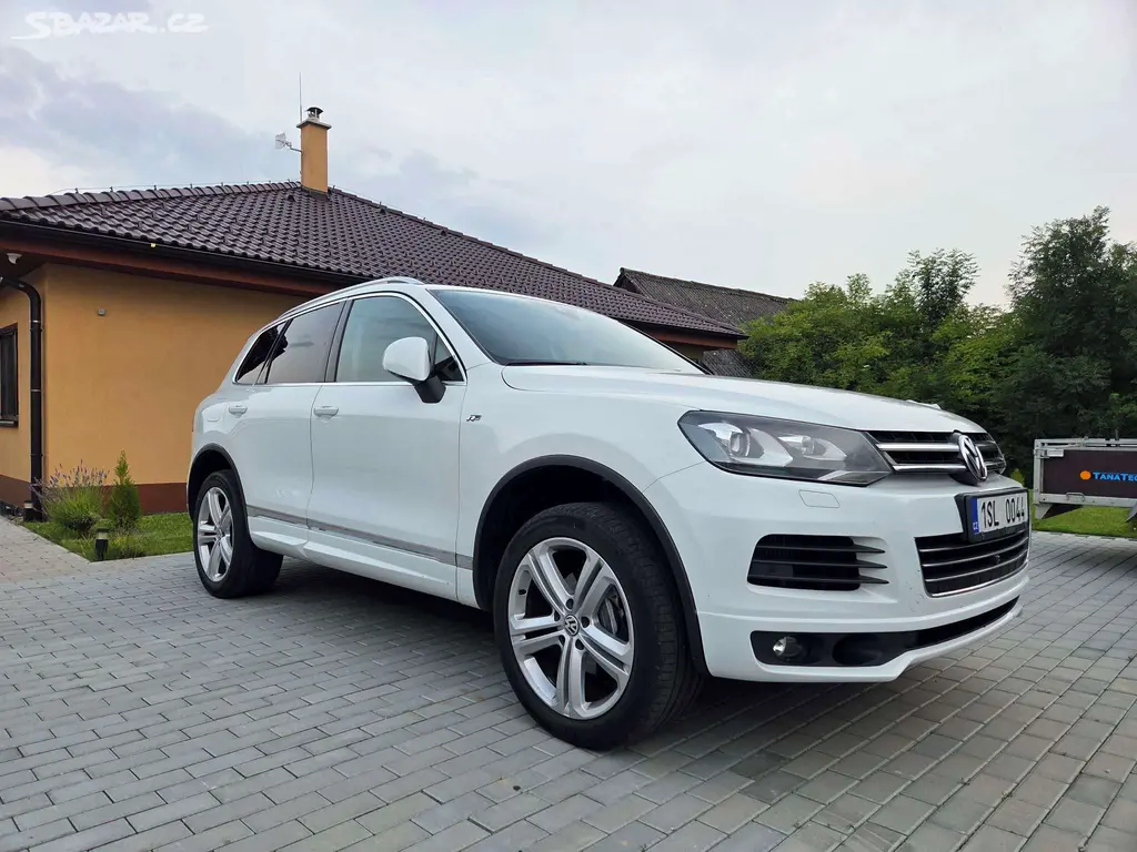 VW Touareg 3.0 TDI 180kW R-Line | Původ ČR |
