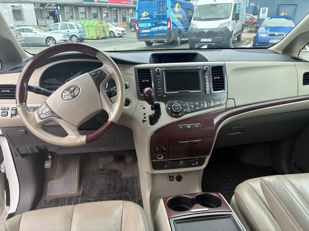 Toyota Sienna, 3,5 V6 Limited AWD 269k - fotka 6