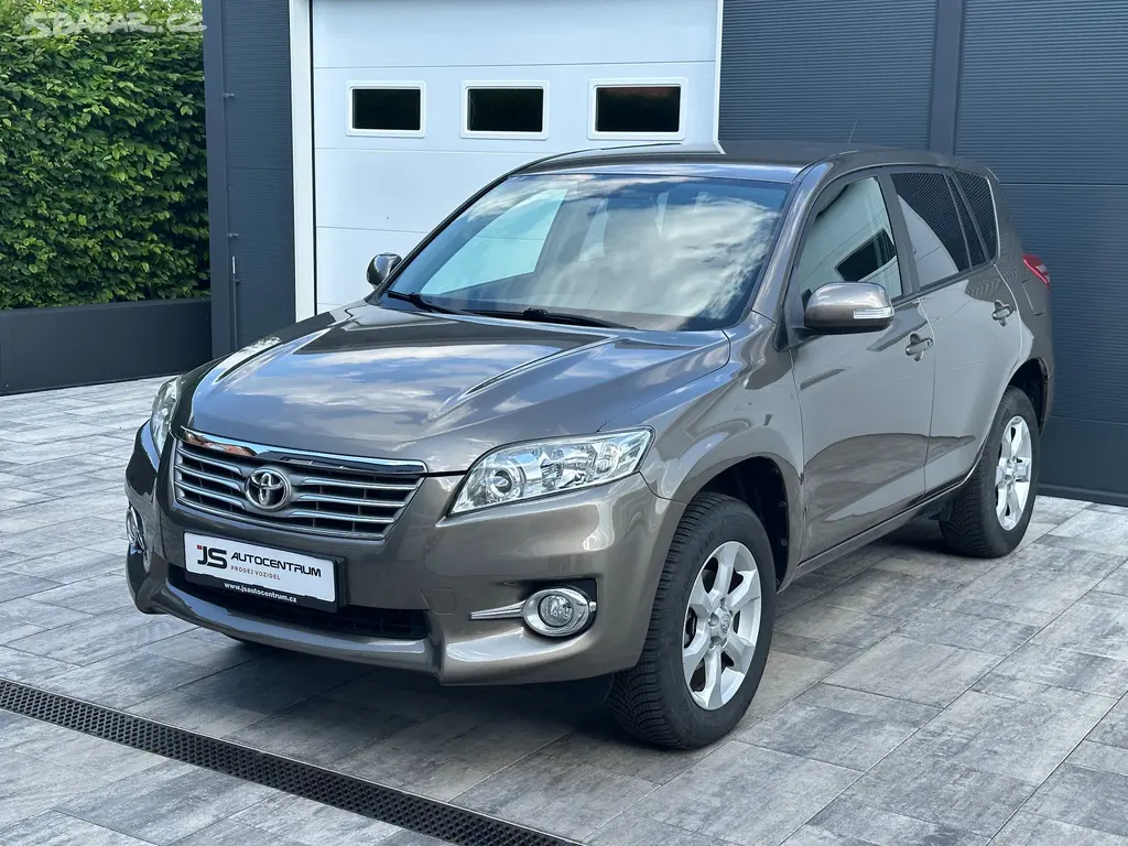 Toyota RAV4 2.0i 158PS Life A/T 4x4
