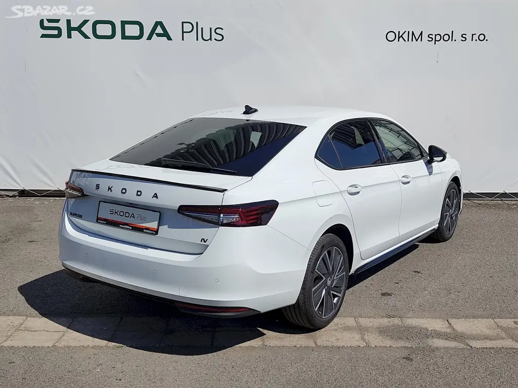 Škoda Superb, iV SportLine 1,5 Tsi 150 Kw DS - fotka 2