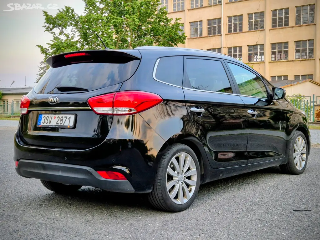Kia Carens 1.7 CRDi 7-místná TOP výbava a stav - fotka 3