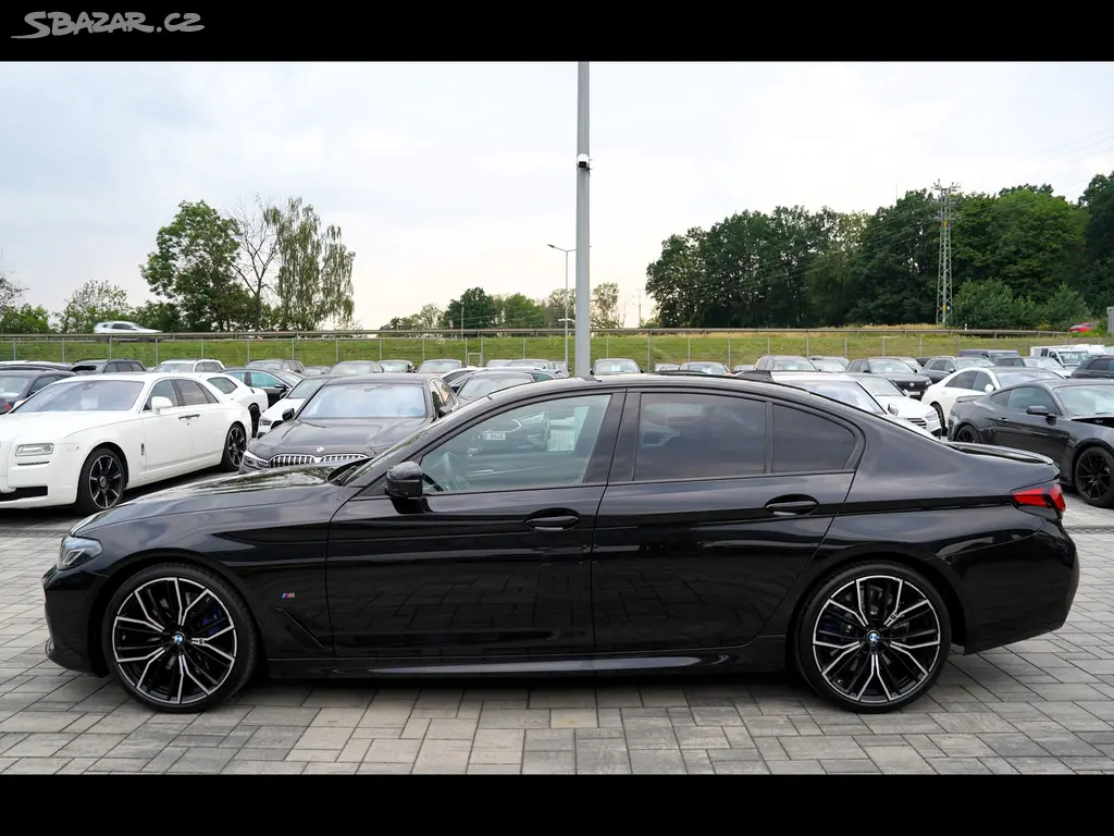 BMW Řada 5, M550i xDrive/Lasery,HUD/530PS - fotka 3