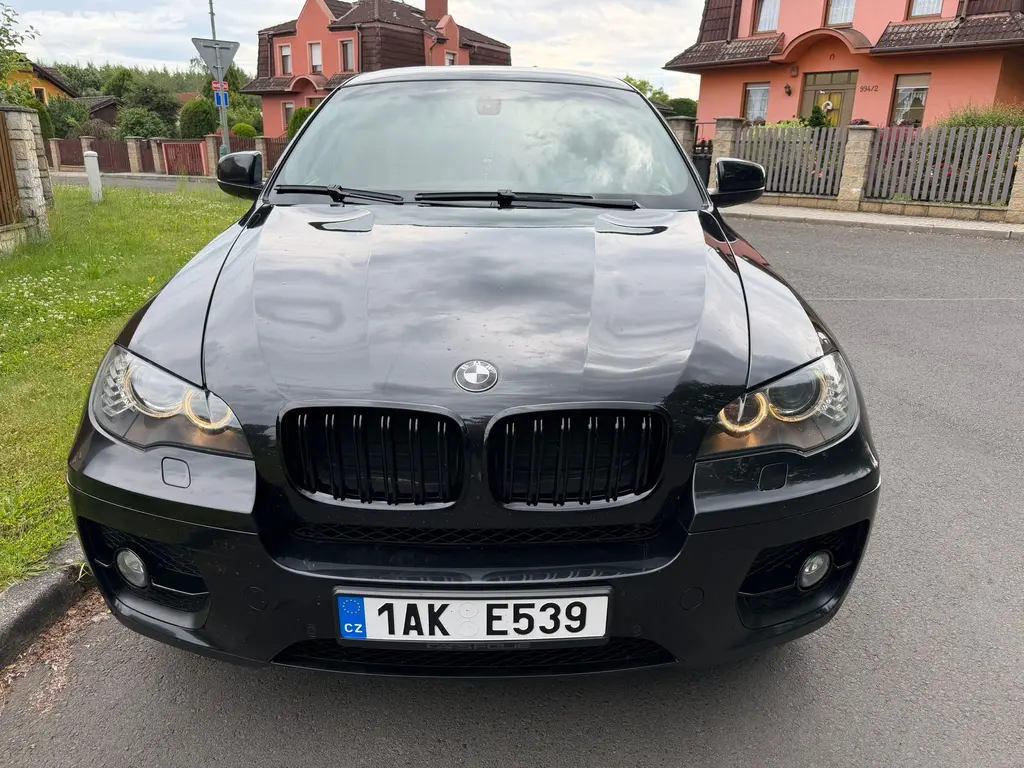 BMW X6 - fotka 2