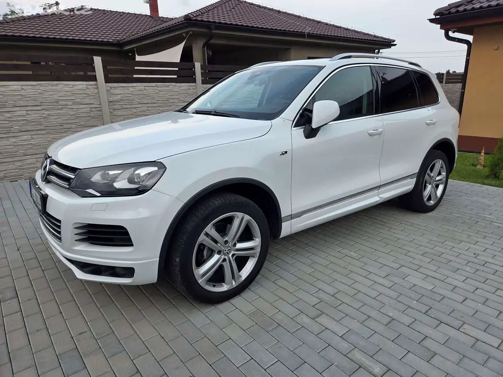 VW Touareg 3.0 TDI 180kW R-Line | Původ ČR | - fotka 3