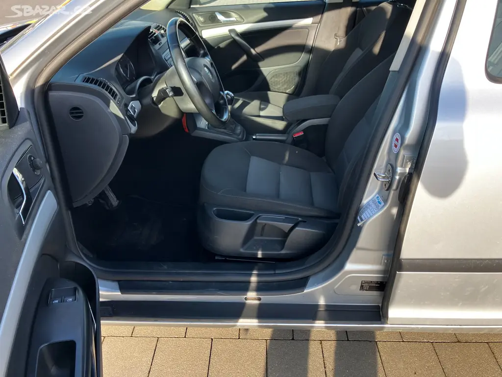 Škoda Octavia combi 2,0 TDI 103kW 09 tažné temp - fotka 5