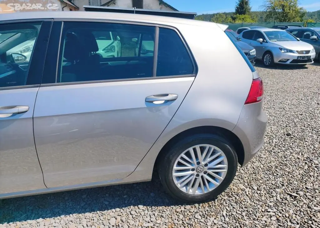 Volkswagen Golf 1.2 TSI CUP Klima, Tempomat - fotka 3