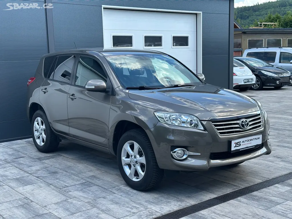 Toyota RAV4 2.0i 158PS Life A/T 4x4 - fotka 3