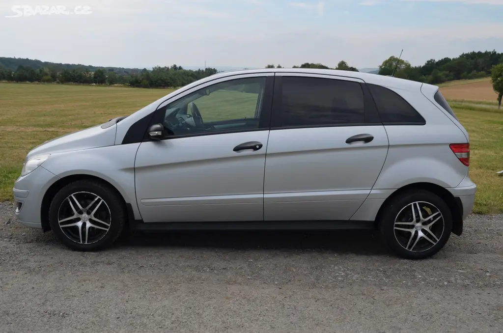 Mercedes -Benz B 1.7 po servisu - fotka 4