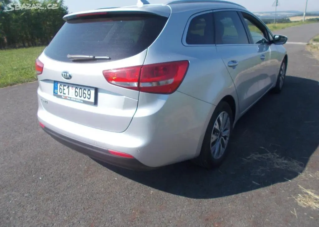 Kia Cee´d 1,6 99kw 72 000km ČR-2 majitel benzín - fotka 6