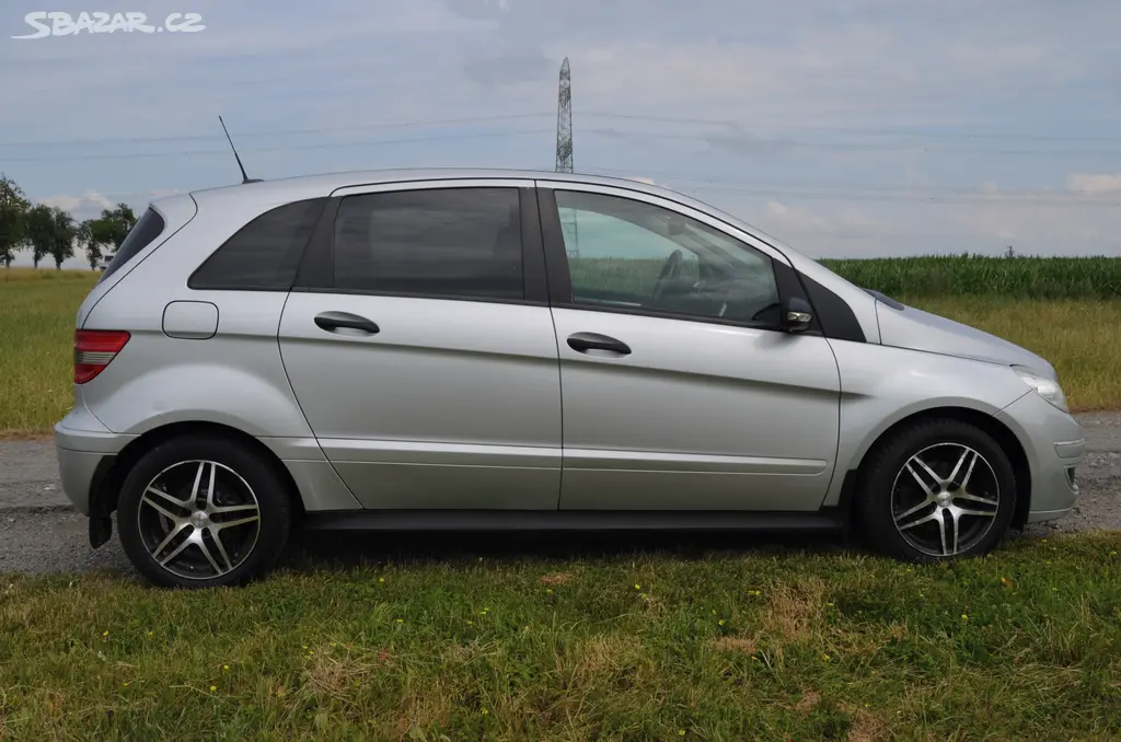 Mercedes -Benz B 1.7 po servisu - fotka 2