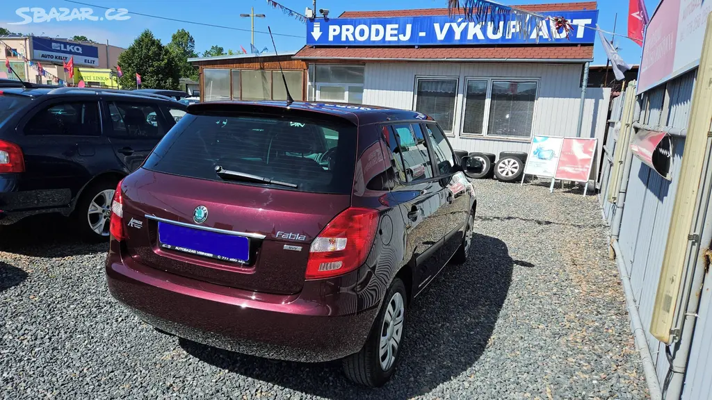 ŠKODA FABIA II 1,4 16V Ambiente - fotka 5