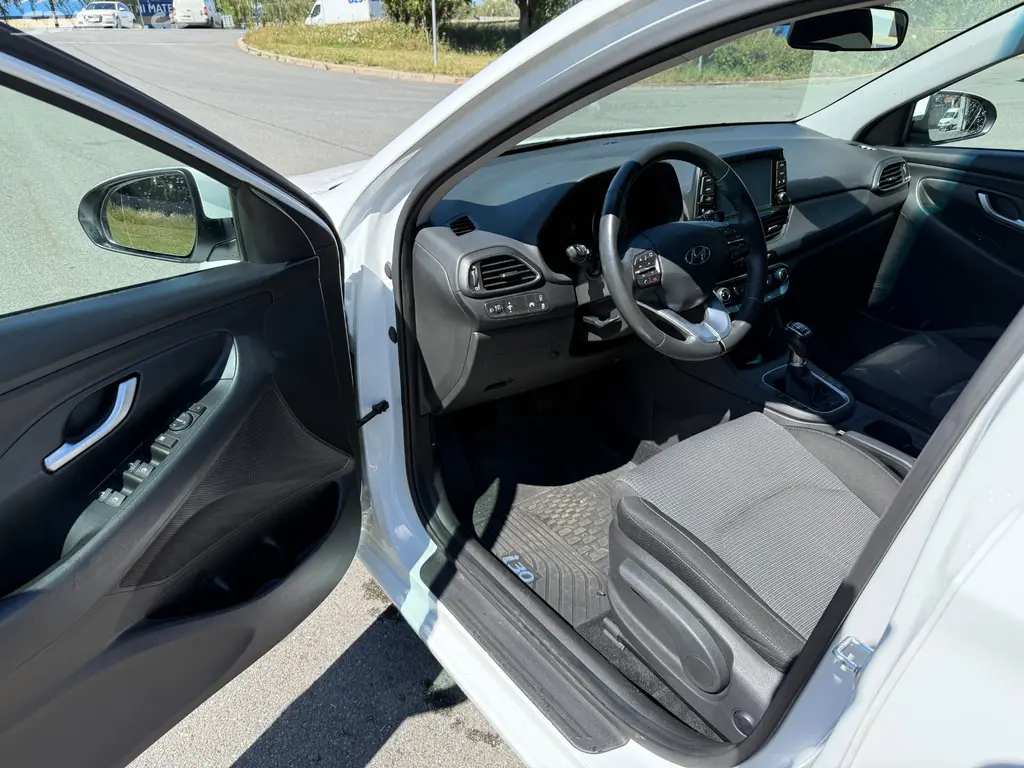 Hyundai I30 1.6 CRDi 85kW 2020 97000km - fotka 5