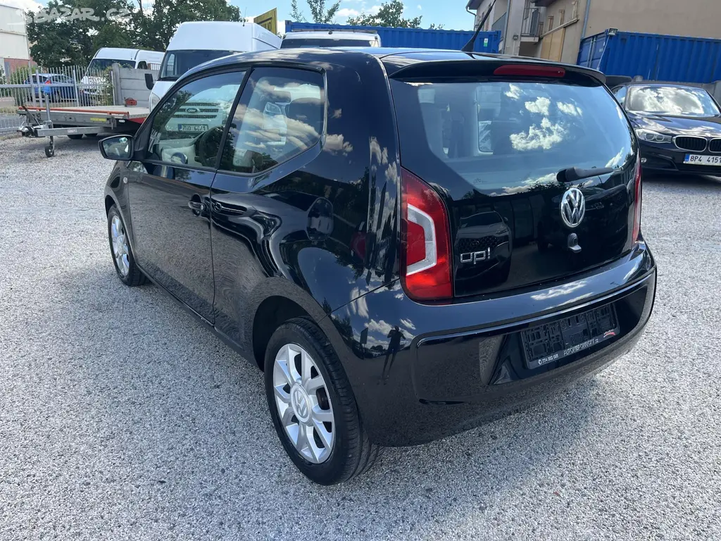 Volkswagen Up!, 1.0i 55Kw Klima - fotka 5