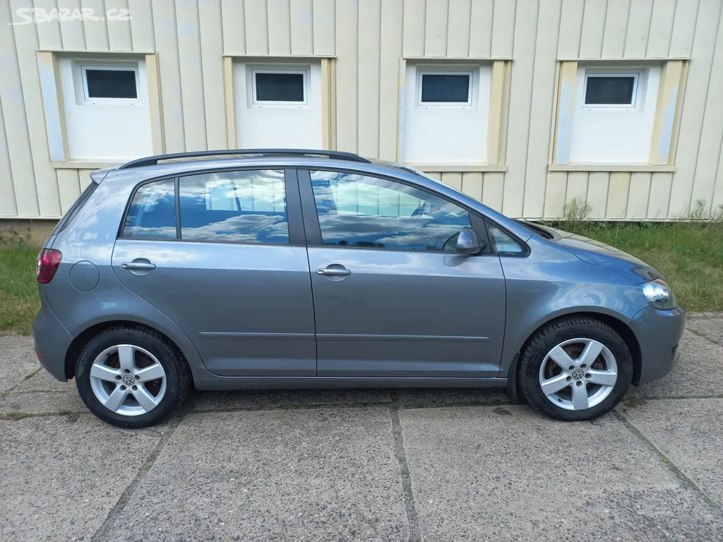 Volkswagen Golf 5 PLUS 1.2TSI 77kW šedá, ALU KOLA - fotka 2