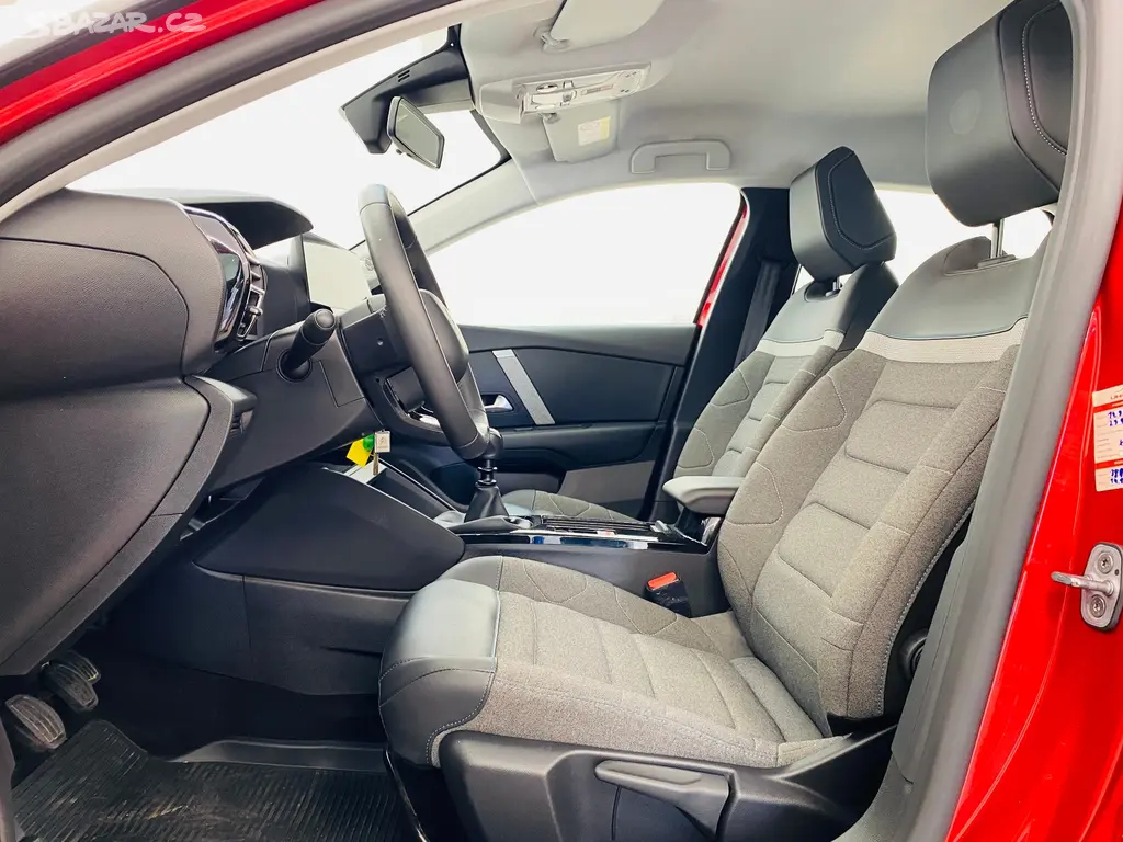 Citroën C4, 1.2 PureTech 96KW S&S ČR - fotka 5