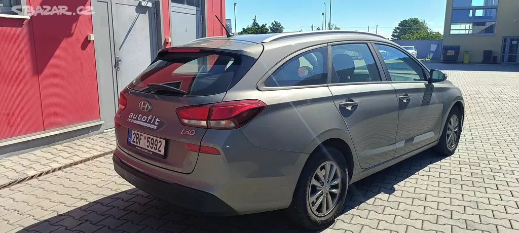 Hyundai i30 1,6 CRDi 85kW - fotka 5
