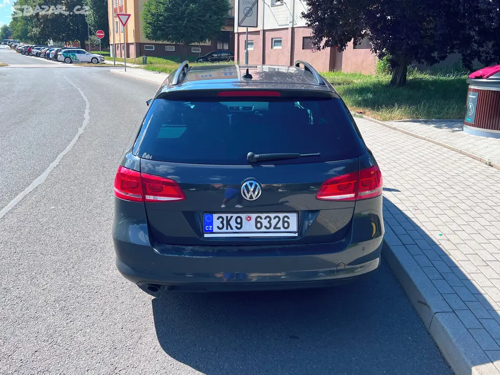 Volkswagen Passat Variant combi - fotka 4