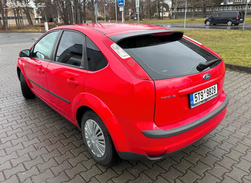 FORD FOCUS II 1,6 TDCi 66kW - 2. majitel ČR - fotka 3