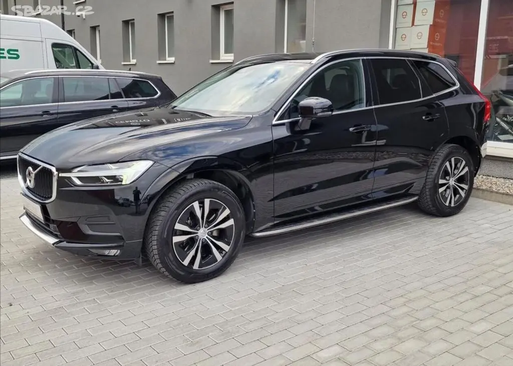 Volvo XC60, B4 145kW AWD Momentum Pro,ČR - fotka 2