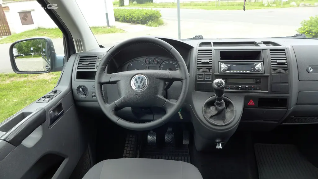 VW T5 Caravelle 2.5tdi,96kW,Long, 9 míst.rok 2007. - fotka 5