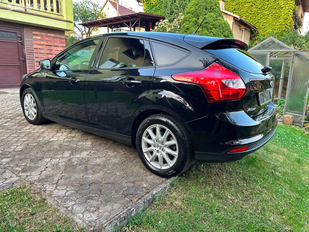Ford Focus r.v.2014, benzín,1.Majitel, naj.104 TKM - fotka 2