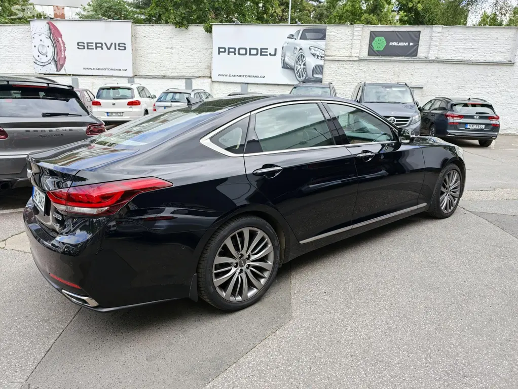 Hyundai Genesis, V6 GDi 3,8 HTrac CZ,1 maj - fotka 6
