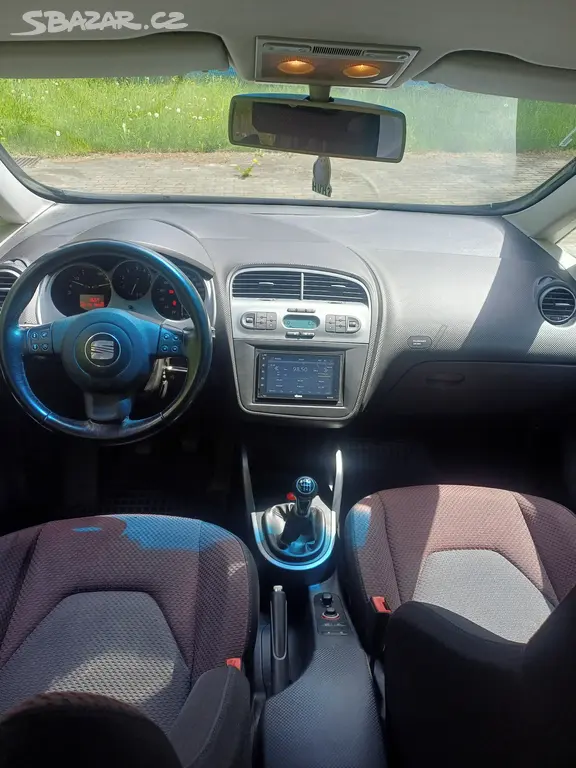 Prodám Seat Toledo 2.0 FSI dovoz z DE nová STK - fotka 5