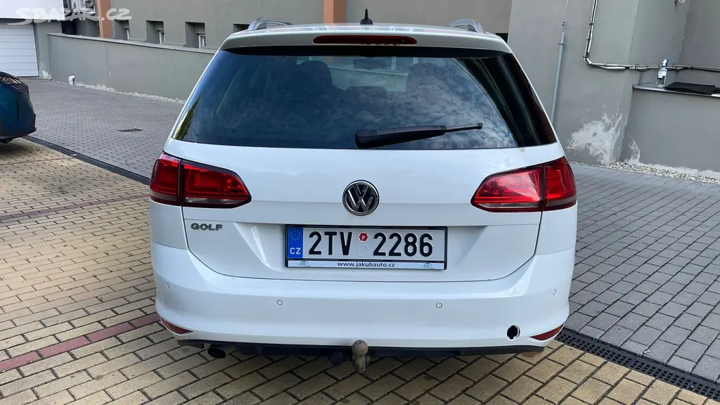 VW GOLF VARIANT 1.2 TSi 81kW DSG tažné - fotka 5