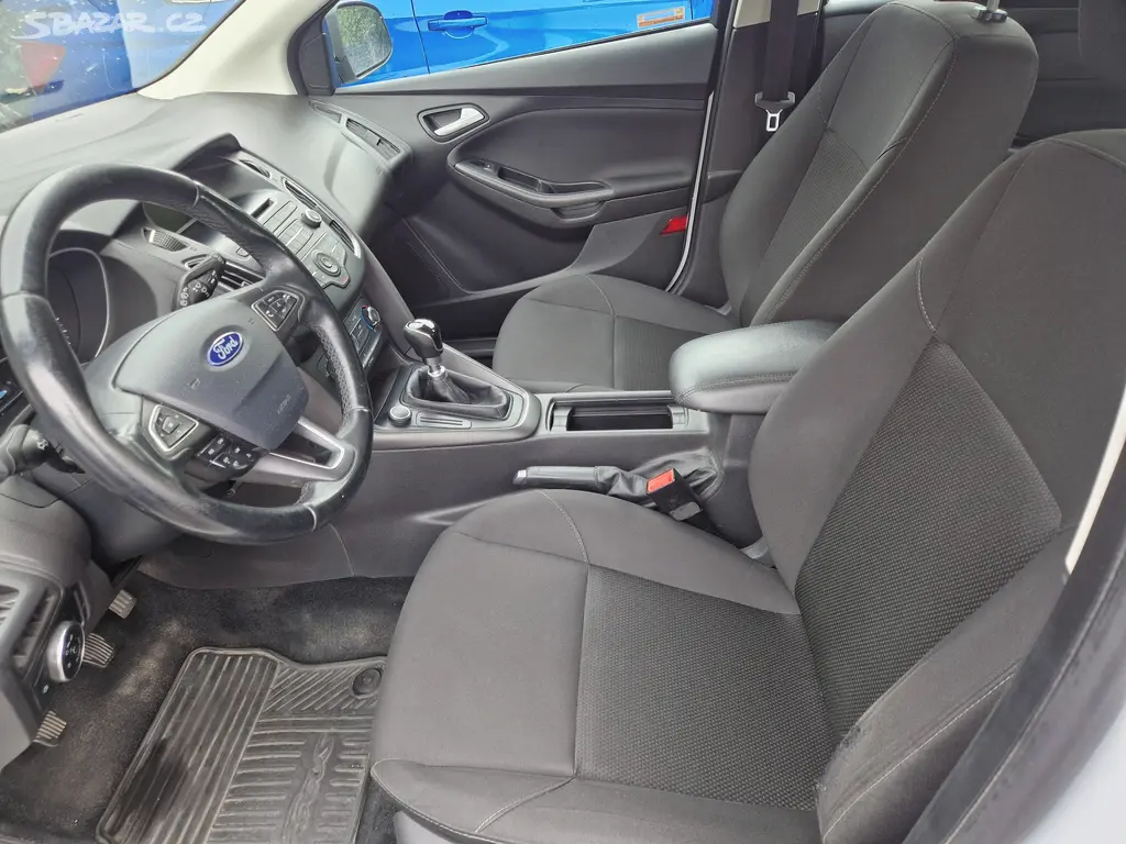 Ford Focus Tourer 1.5 dci - tažné - tempomat - - fotka 5
