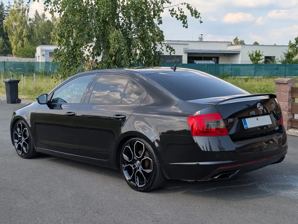 ŠKODA OCTAVIA III RS 230 2.0 TSI 169 kW 45 171 km - fotka 4