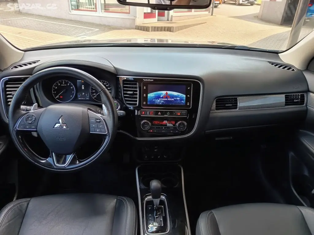 Mitsubishi Outlander, 2.0MI CVT 4WD Instyle + - fotka 6