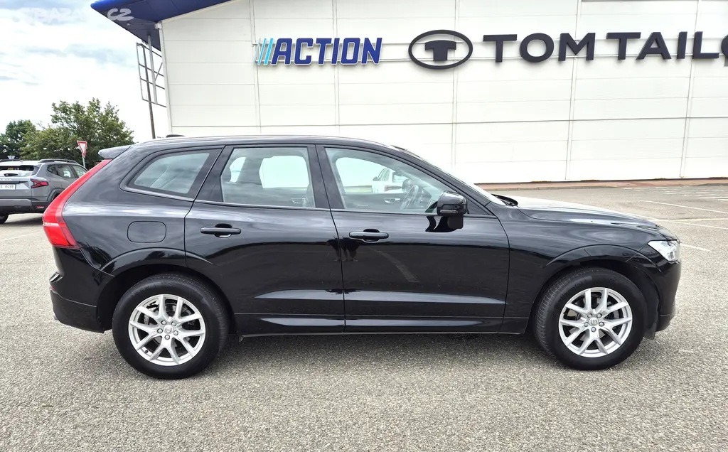 Volvo XC60, D4 140KW 1.MAJITEL MANUÁL - fotka 4