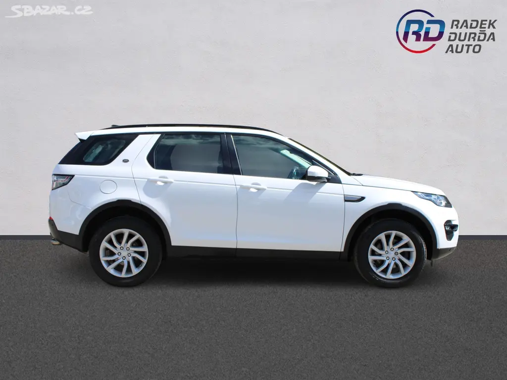 Land Rover Discovery Sport 2,0 TD4,ČR,A/T,4x4,2017 - fotka 4