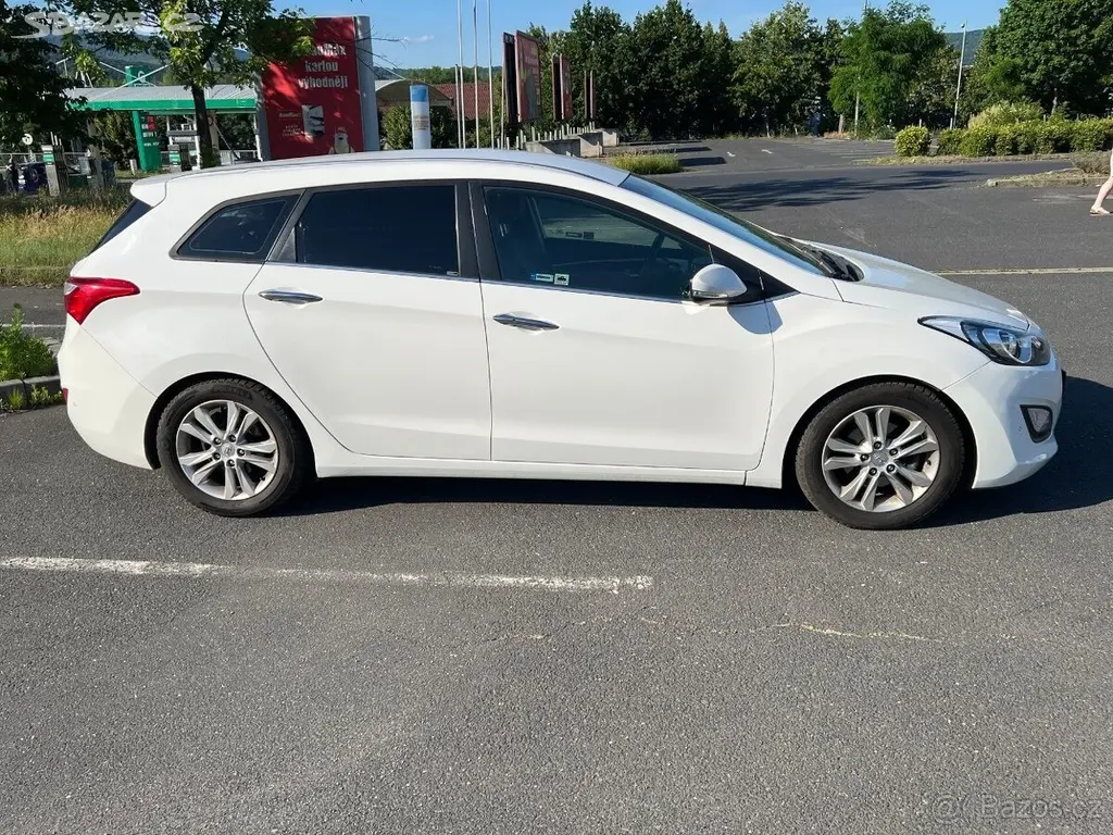 Hyundai i30 1,6 CW CRDi 94kW - fotka 4