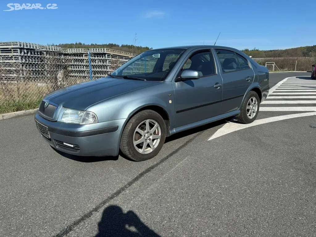 Škoda Octavia, 1,6 MPI AUTOMAT - fotka 2