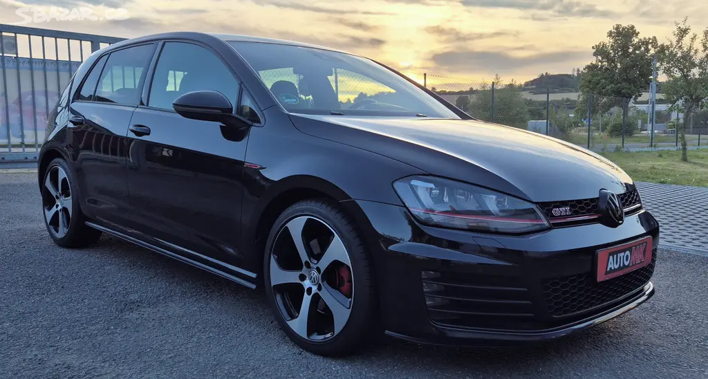VW Golf VII. GTI DSG 2.0TSI 169 KW 2 maj serv kni - fotka 3