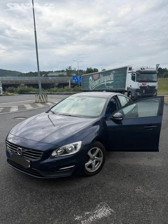 Volvo AA Sedan S60 - fotka 2