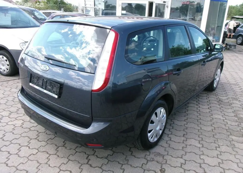 Ford Focus 1.8i 1.MAJ.SERVISKA,2X KOLA benzín - fotka 6